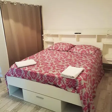 D'une A Plage A 500 M De La Plage Avec Piscine Partagee Jardin Clos Et Wifi Appartement