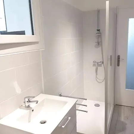Appartement D'une A Plage A 500 M De La Plage Avec Piscine Partagee Jardin Clos Et Wifi *